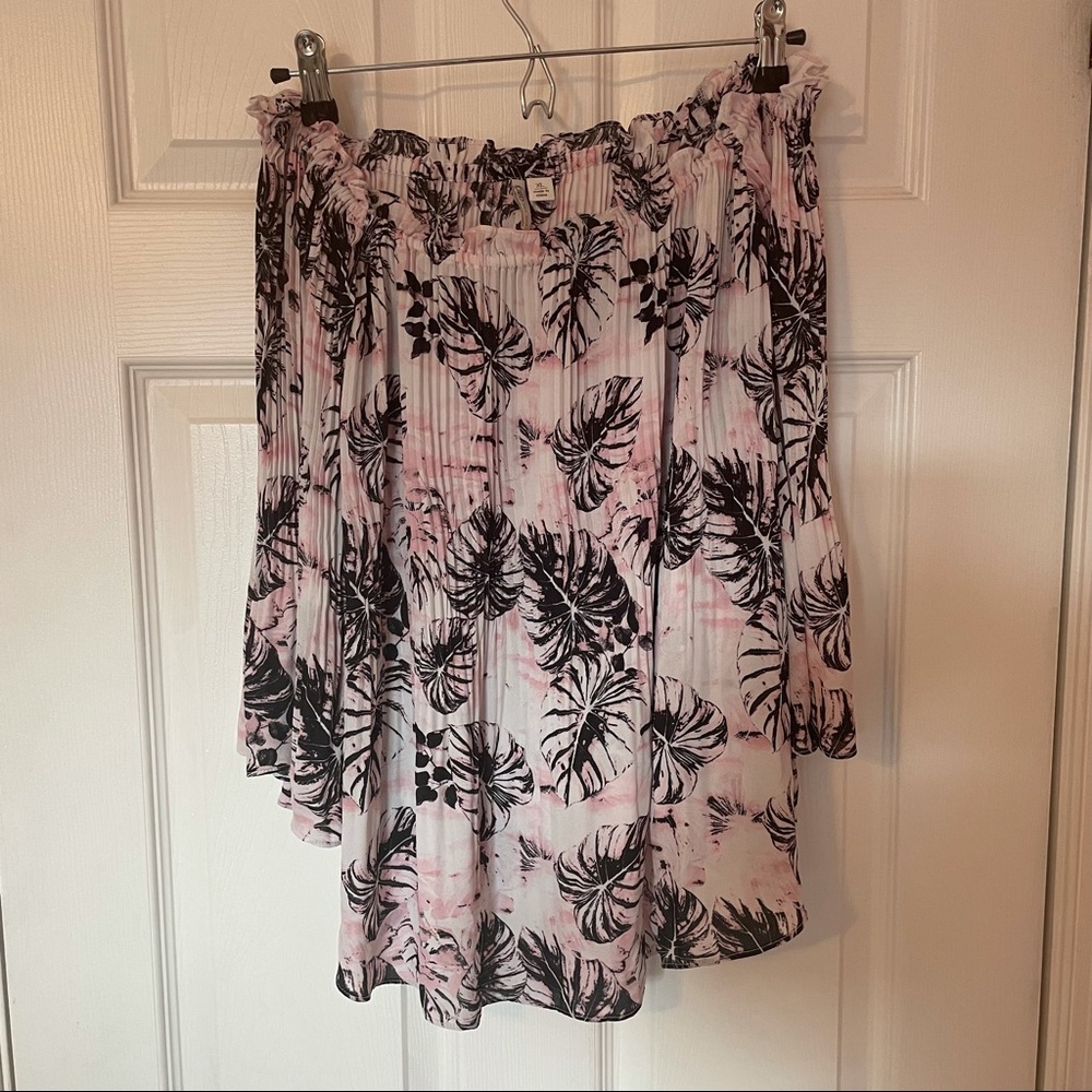Flowy Off Shoulder Blouse - Picture 1 of 6